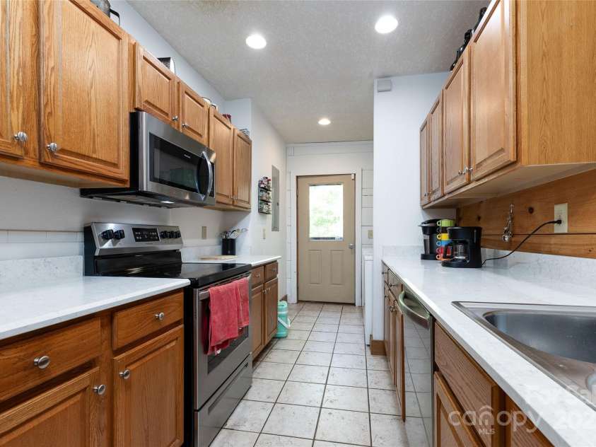 242 Eagles Roost Road, Bryson City, NC 28713.  MLS# CAR4256252, YatesRealty ID 11750. 