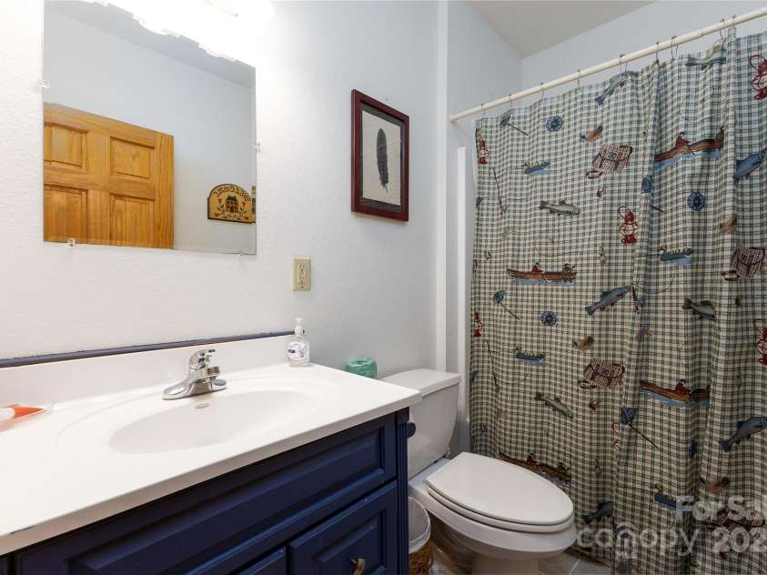 242 Eagles Roost Road, Bryson City, NC 28713.  MLS# CAR4256252, YatesRealty ID 11750. 