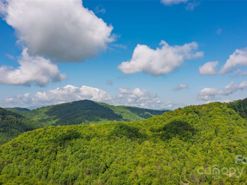 242 Eagles Roost Road, Bryson City, NC 28713.  MLS# CAR4256252, YatesRealty ID 11750. 