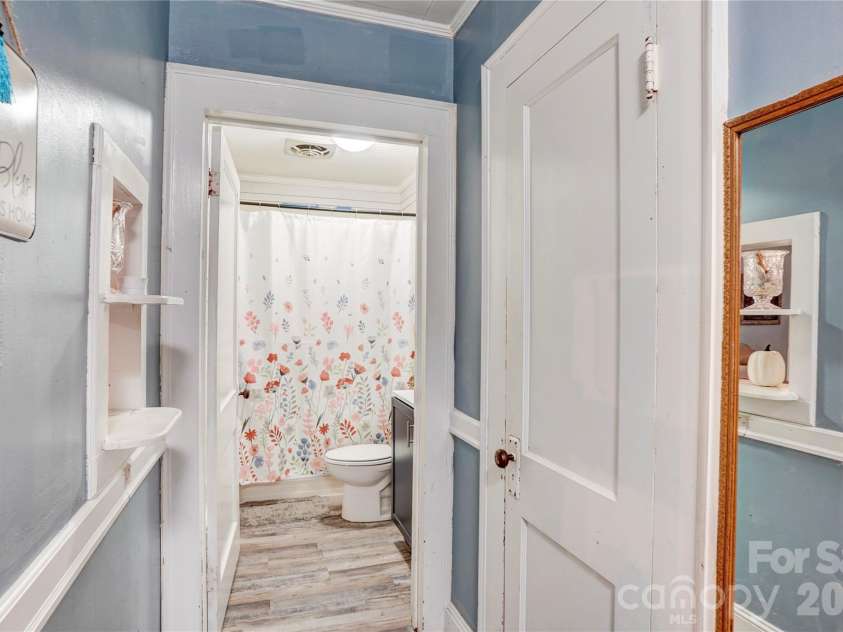 2495 Centergrove Road, Kannapolis, NC 28083.  MLS# CAR4309361, YatesRealty ID 11750. 