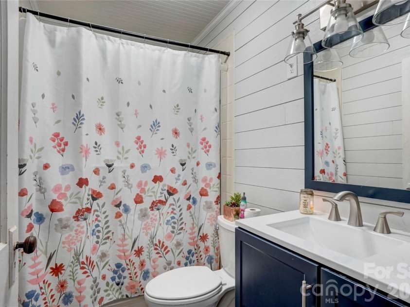 2495 Centergrove Road, Kannapolis, NC 28083.  MLS# CAR4309361, YatesRealty ID 11750. 