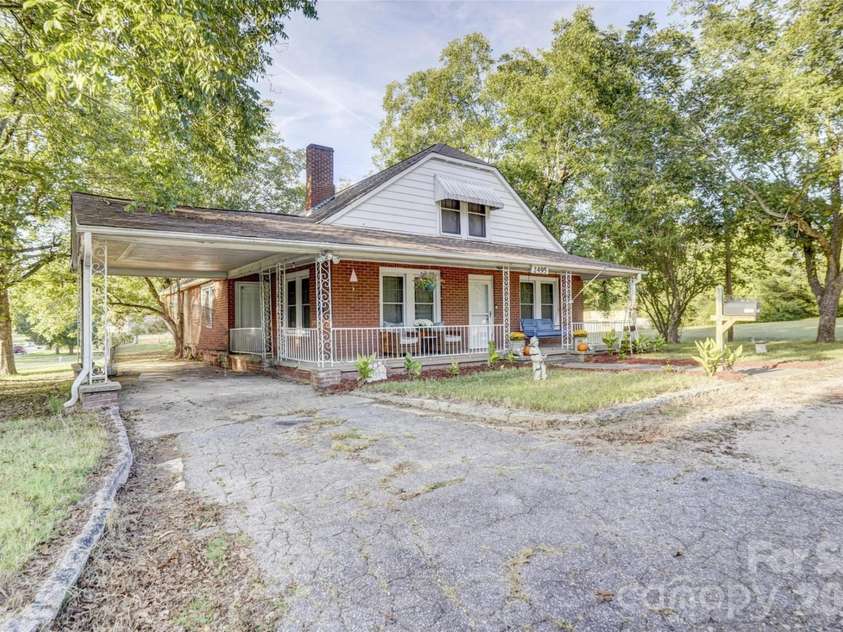 2495 Centergrove Road, Kannapolis, NC 28083.  MLS# CAR4309361, YatesRealty ID 11750. 
