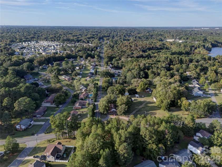 2495 Centergrove Road, Kannapolis, NC 28083.  MLS# CAR4309361, YatesRealty ID 11750. 