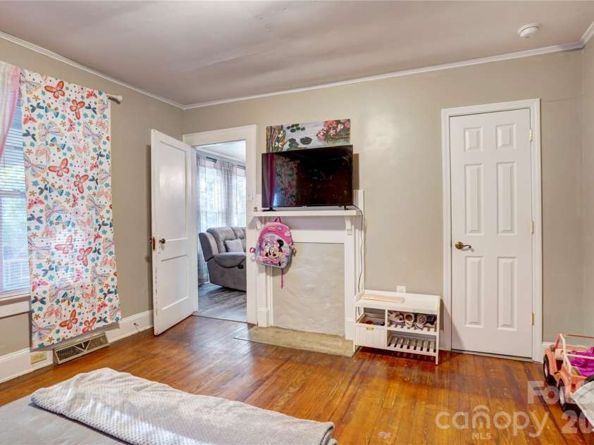 2495 Centergrove Road, Kannapolis, NC 28083.  MLS# CAR4309361, YatesRealty ID 11750. Bed 3