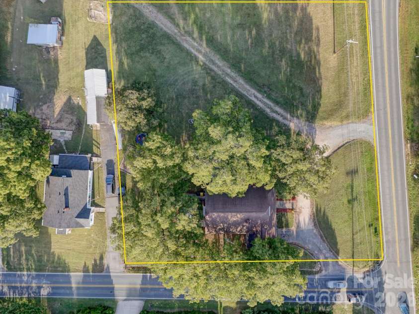2495 Centergrove Road, Kannapolis, NC 28083.  MLS# CAR4309361, YatesRealty ID 11750. Lot Lines