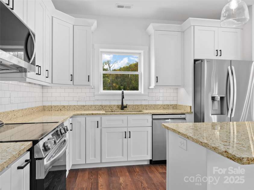 15 Riemar Lane, Waynesville, NC 28786.  MLS# CAR4306144, YatesRealty ID 11752. 