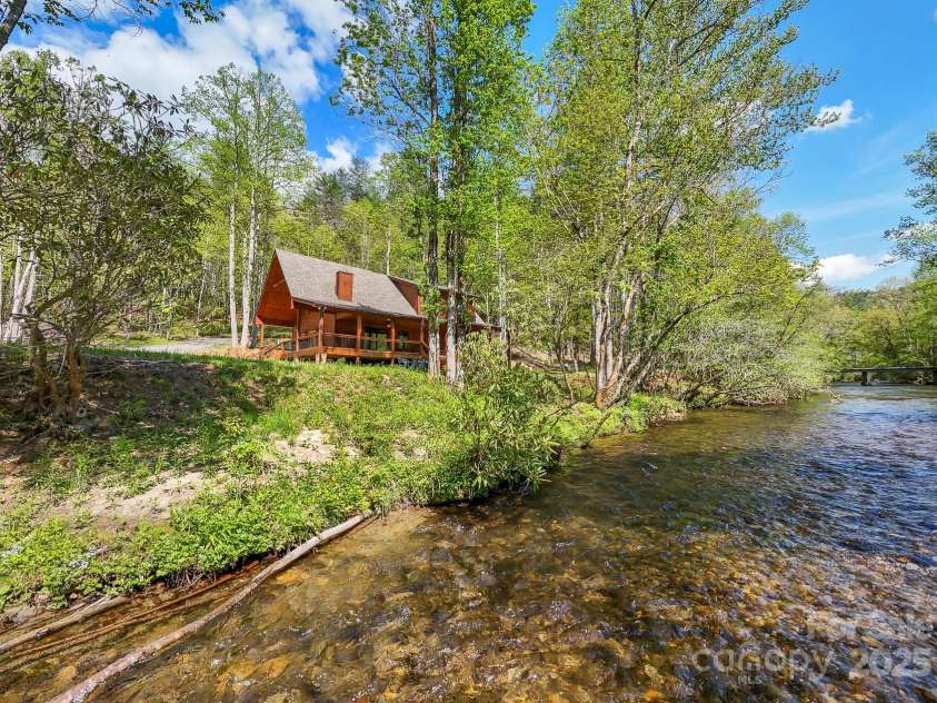 91 Riverview Drive, Robbinsville, NC 28771.  MLS# CAR4257153, YatesRealty ID 11752. 