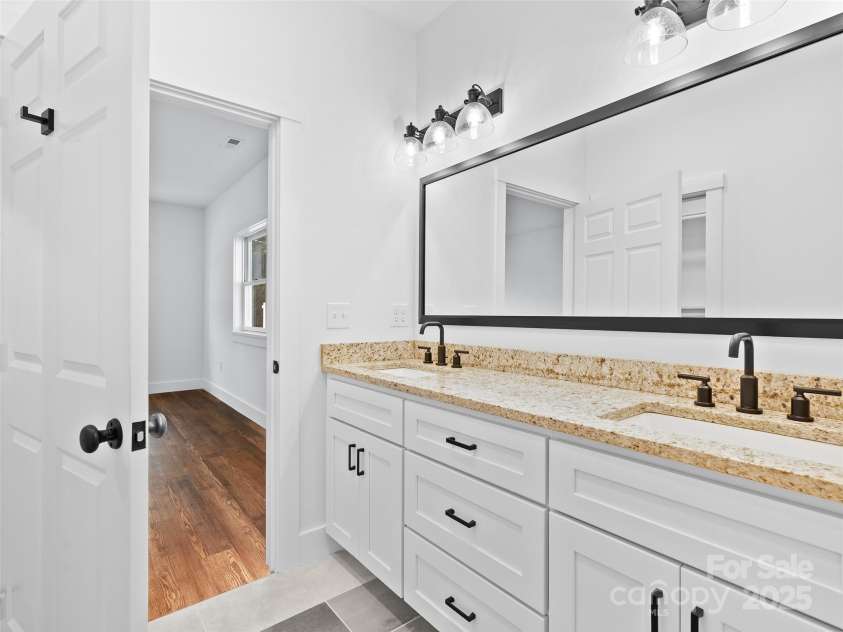 11 Riemar Lane, Waynesville, NC 28786.  MLS# CAR4306139, YatesRealty ID 11753. 