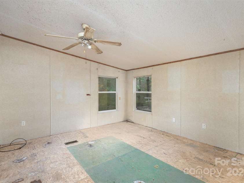 811 Acclaim Drive, York, SC 29745.  MLS# CAR4257296, YatesRealty ID 11753. 