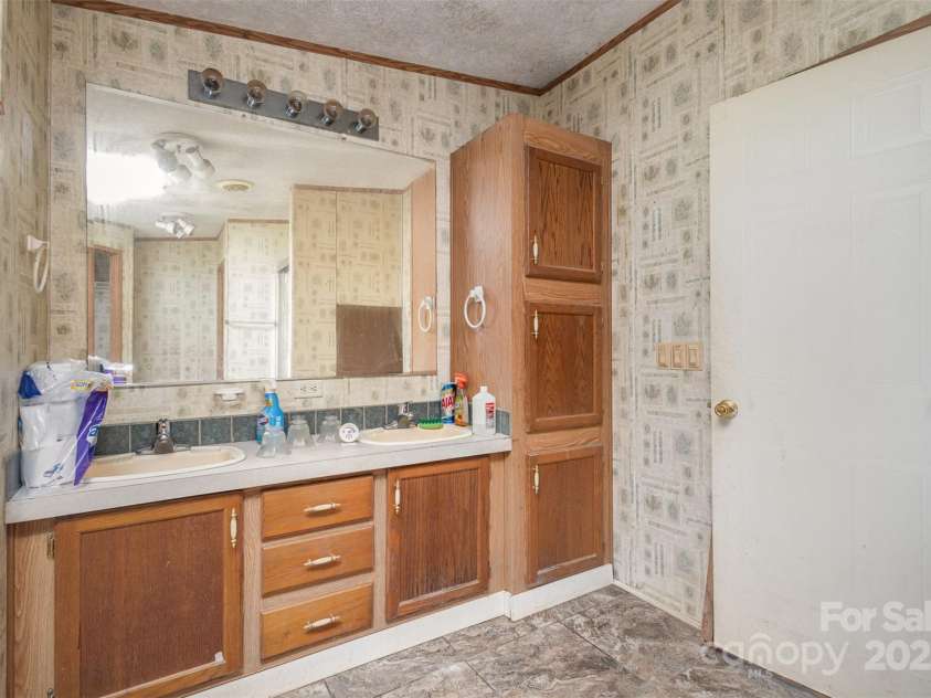 811 Acclaim Drive, York, SC 29745.  MLS# CAR4257296, YatesRealty ID 11753. 