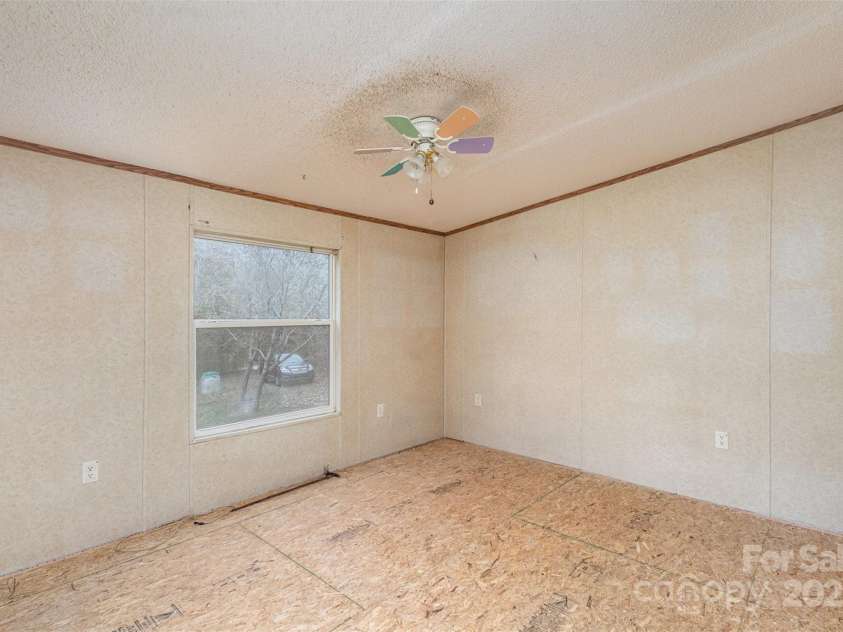 811 Acclaim Drive, York, SC 29745.  MLS# CAR4257296, YatesRealty ID 11753. 