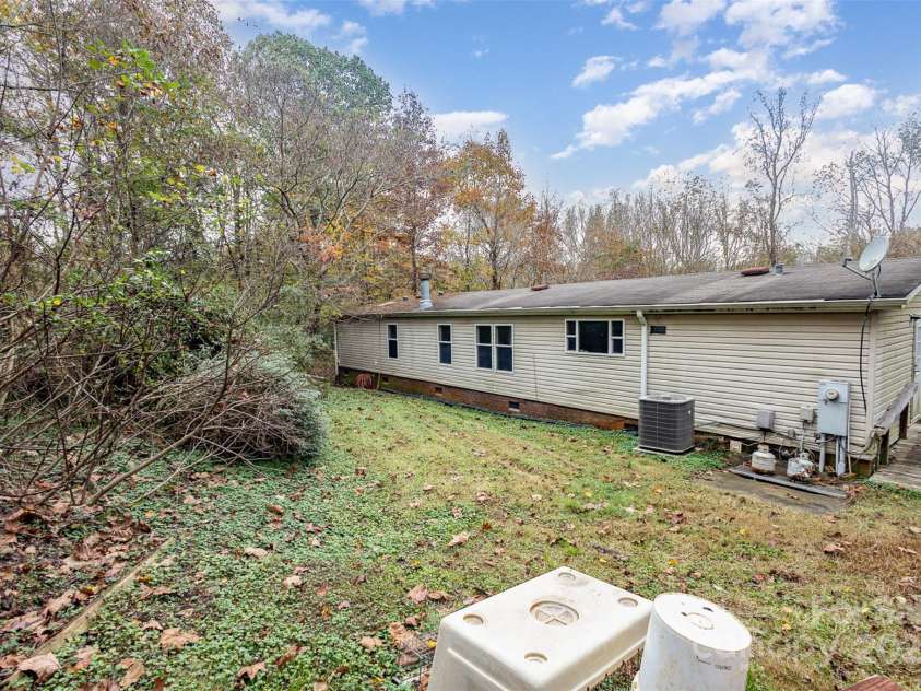 811 Acclaim Drive, York, SC 29745.  MLS# CAR4257296, YatesRealty ID 11753. 