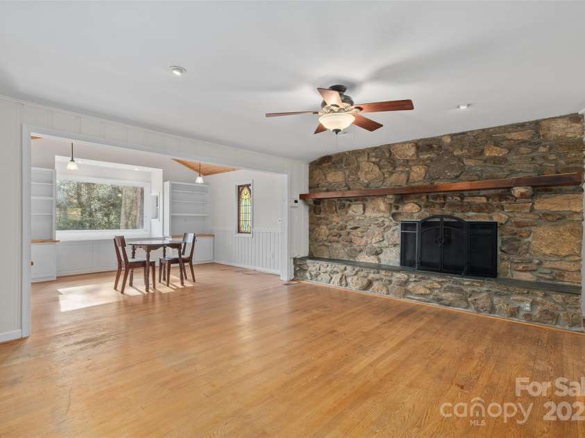 233 Rolling Drive, Waynesville, NC 28786.  MLS# CAR4320784, YatesRealty ID 11754. 