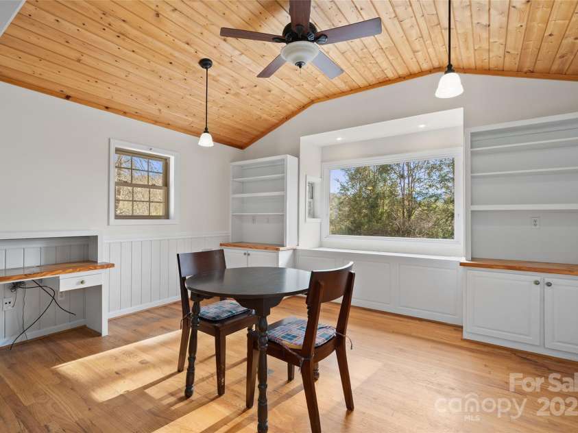 233 Rolling Drive, Waynesville, NC 28786.  MLS# CAR4320784, YatesRealty ID 11754. 
