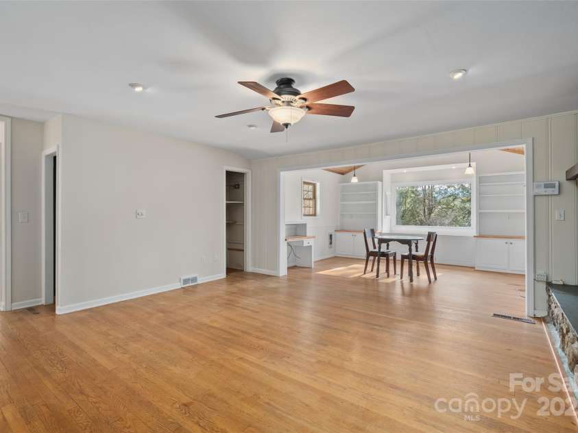 233 Rolling Drive, Waynesville, NC 28786.  MLS# CAR4320784, YatesRealty ID 11754. 