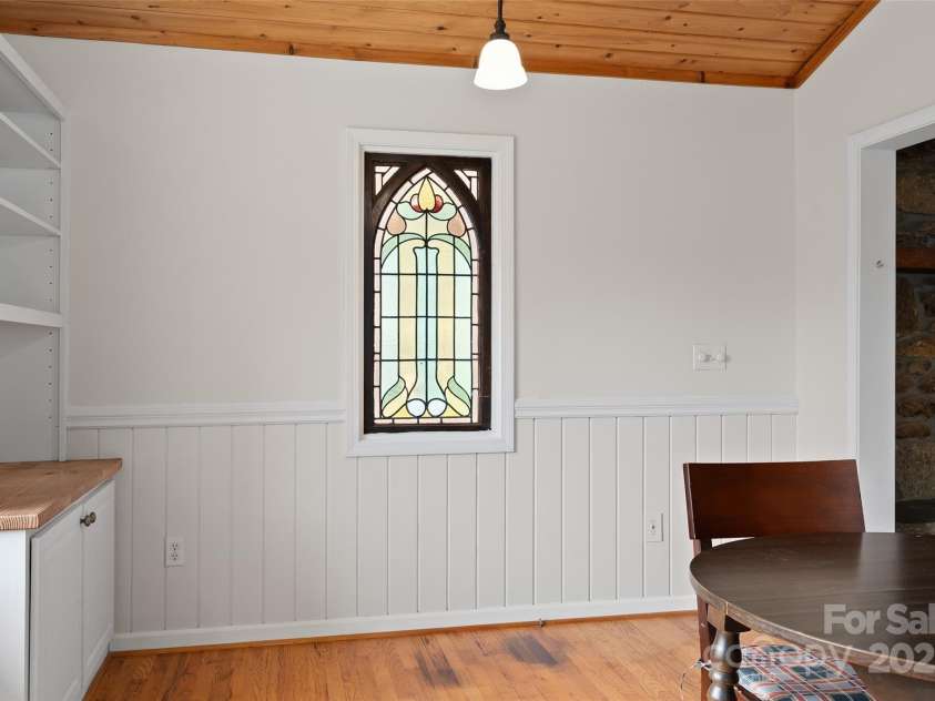 233 Rolling Drive, Waynesville, NC 28786.  MLS# CAR4320784, YatesRealty ID 11754. 