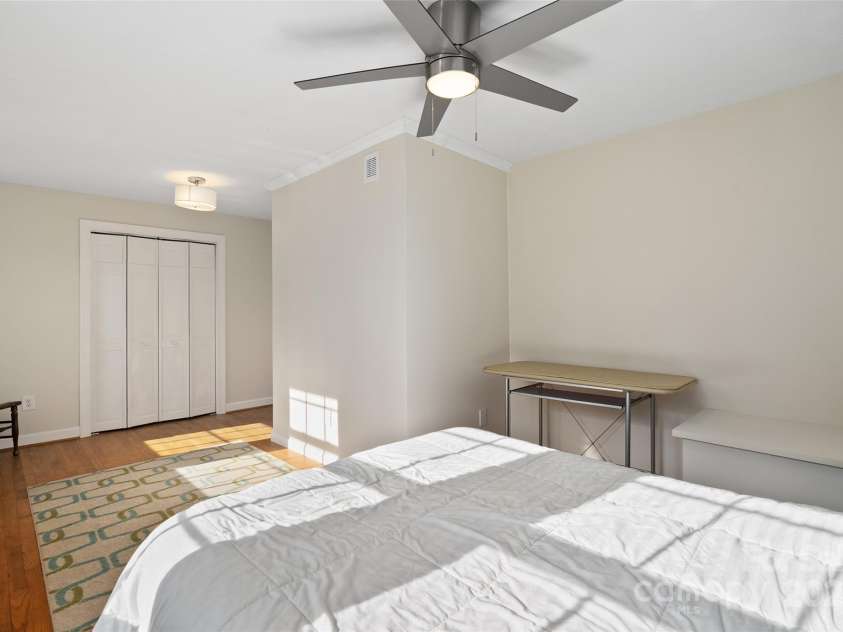 233 Rolling Drive, Waynesville, NC 28786.  MLS# CAR4320784, YatesRealty ID 11754. 