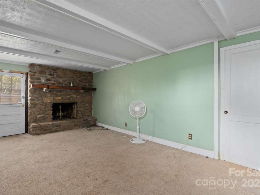 233 Rolling Drive, Waynesville, NC 28786.  MLS# CAR4320784, YatesRealty ID 11754. 
