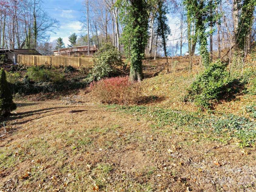 233 Rolling Drive, Waynesville, NC 28786.  MLS# CAR4320784, YatesRealty ID 11754. 