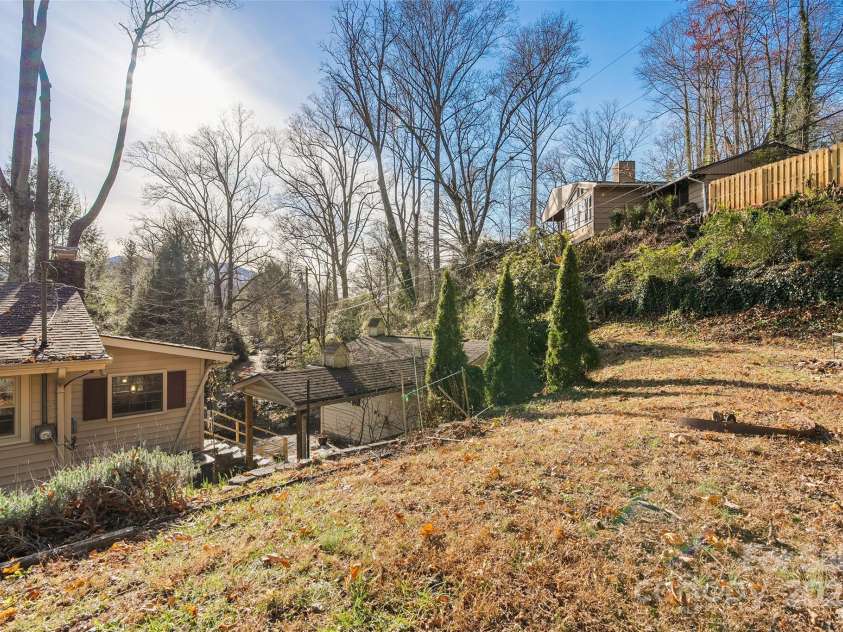 233 Rolling Drive, Waynesville, NC 28786.  MLS# CAR4320784, YatesRealty ID 11754. 