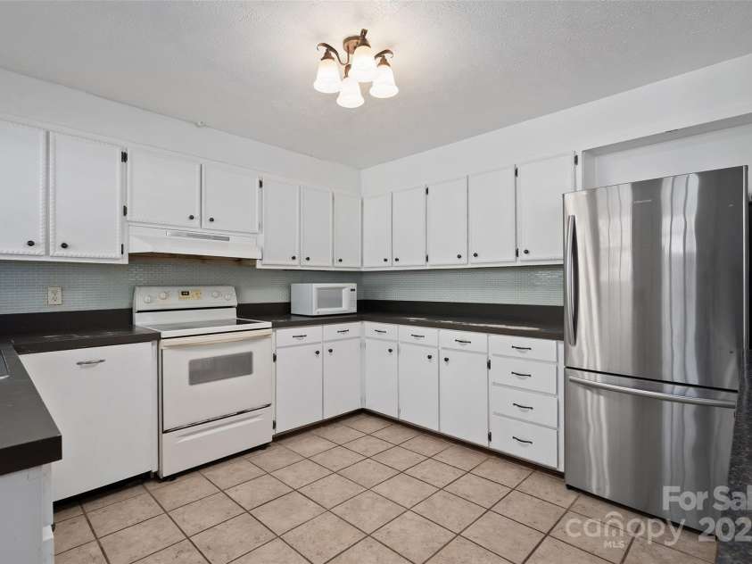 233 Rolling Drive, Waynesville, NC 28786.  MLS# CAR4320784, YatesRealty ID 11754. 