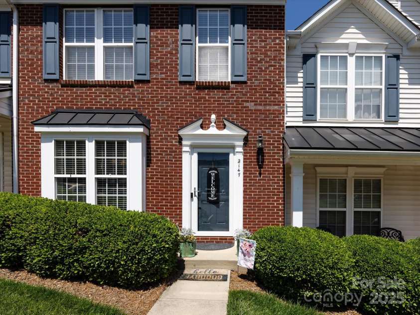 2147 Lake Breeze Lane, Denver, NC 28037.  MLS# CAR4256936, YatesRealty ID 11755. Welcome Home Front