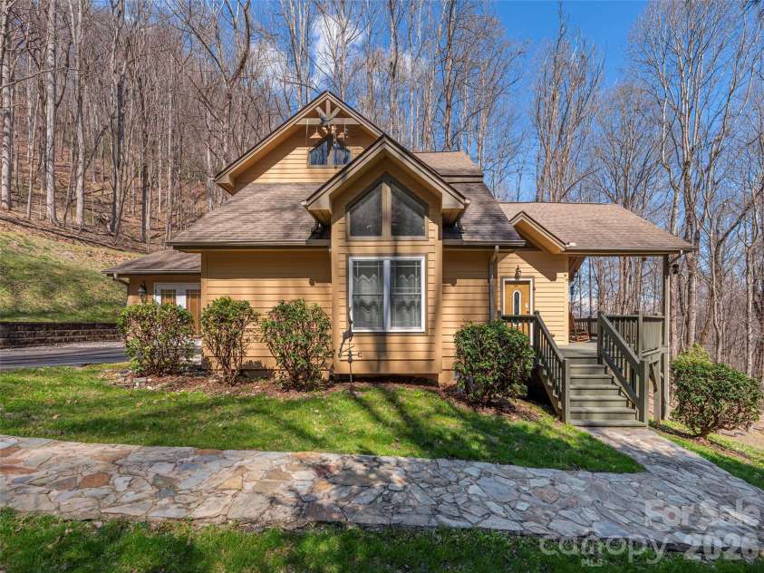 90 Lionheart Lane, Maggie Valley, NC 28751.  MLS# CAR4370064, YatesRealty ID 11756. 