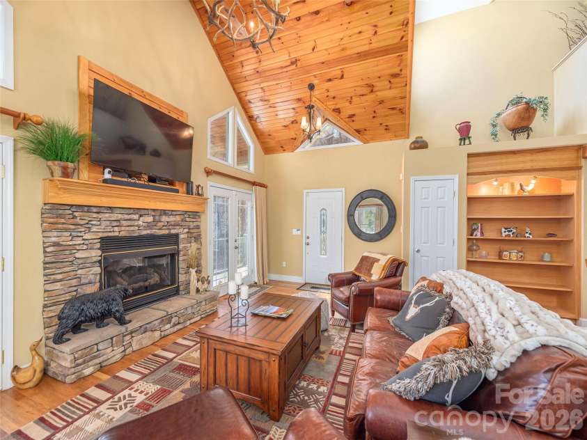 90 Lionheart Lane, Maggie Valley, NC 28751.  MLS# CAR4370064, YatesRealty ID 11756. 