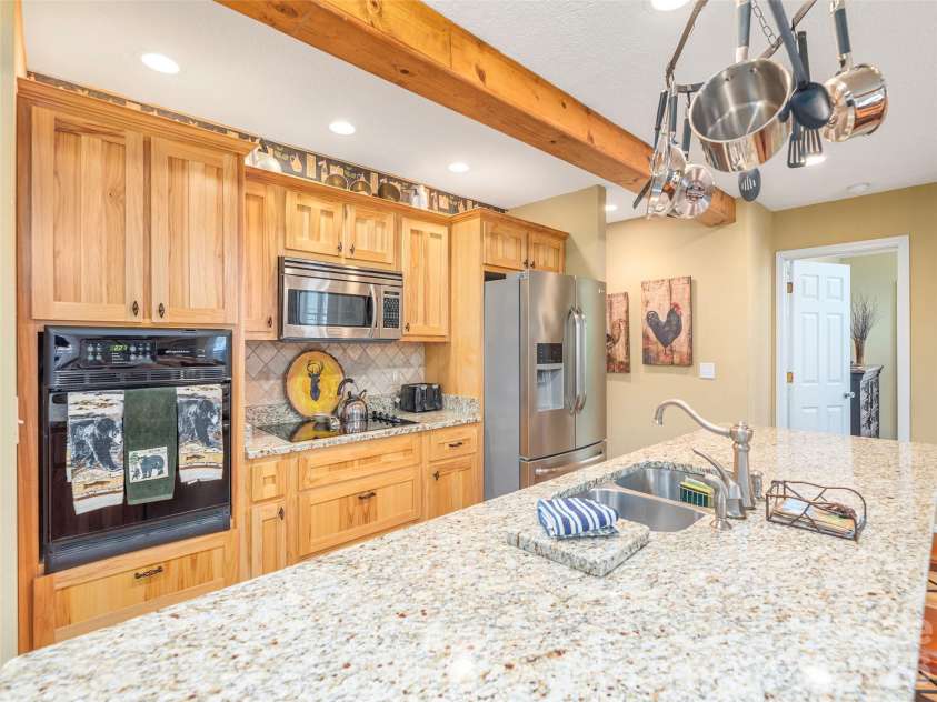 90 Lionheart Lane, Maggie Valley, NC 28751.  MLS# CAR4370064, YatesRealty ID 11756. 