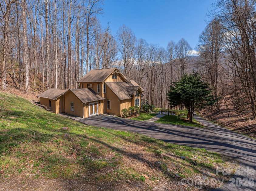90 Lionheart Lane, Maggie Valley, NC 28751.  MLS# CAR4370064, YatesRealty ID 11756. 
