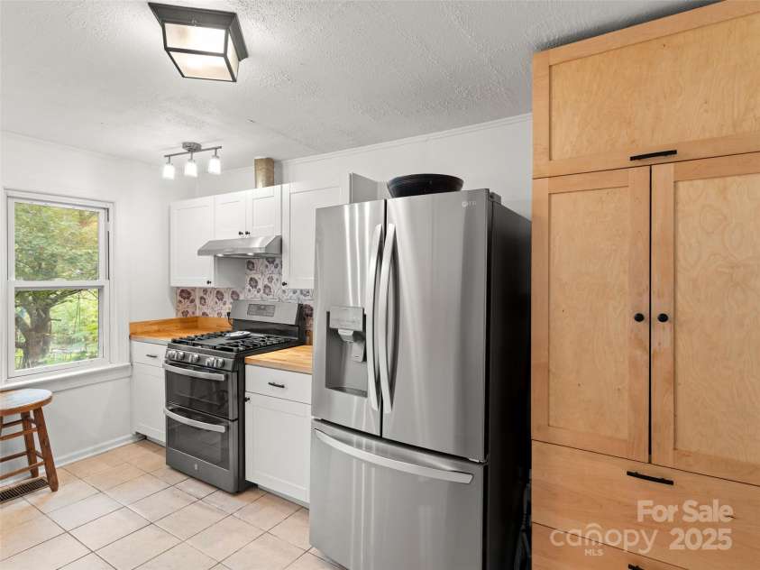 27 Barkn Cove, Canton, NC 28716.  MLS# CAR4304435, YatesRealty ID 11757. 