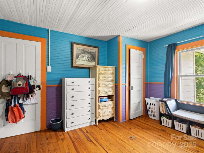27 Barkn Cove, Canton, NC 28716.  MLS# CAR4304435, YatesRealty ID 11757. 