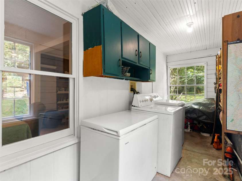 27 Barkn Cove, Canton, NC 28716.  MLS# CAR4304435, YatesRealty ID 11757. 