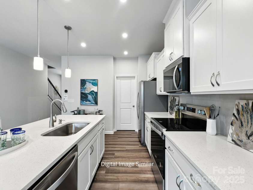 7108 Hodges Meadow Lane, Charlotte, NC 28213.  MLS# CAR4257321, YatesRealty ID 11757. 