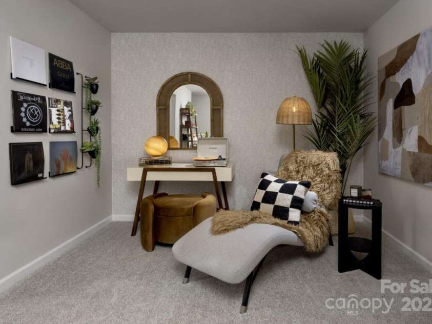 7108 Hodges Meadow Lane, Charlotte, NC 28213.  MLS# CAR4257321, YatesRealty ID 11757. Loft