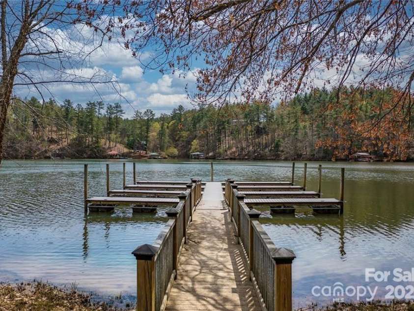 193, 199 Table Rock Trace, Valdese, NC 28690.  MLS# CAR4257208, YatesRealty ID 11758. 