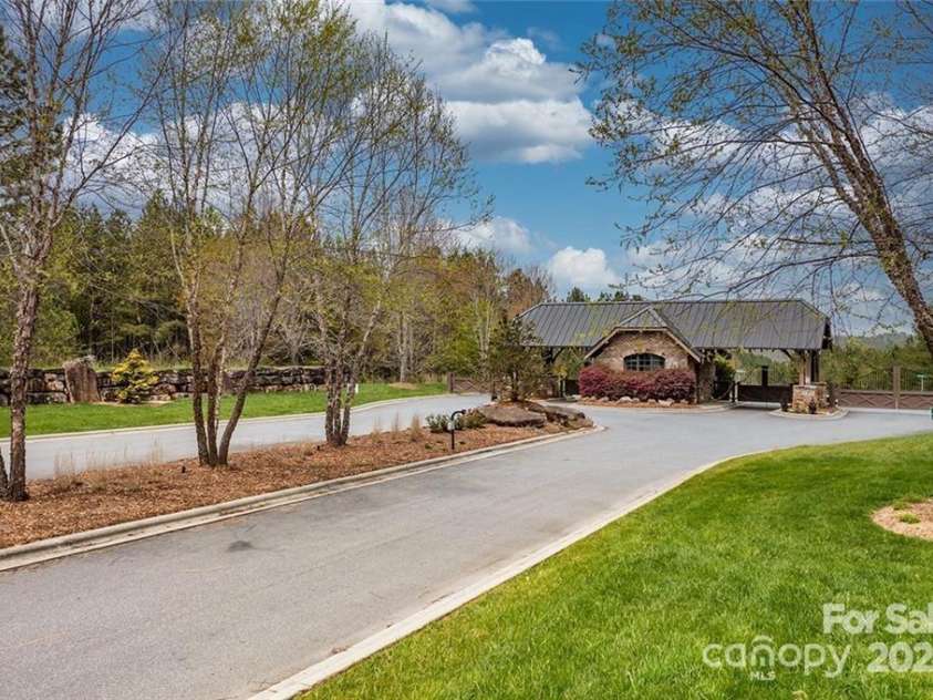 193, 199 Table Rock Trace, Valdese, NC 28690.  MLS# CAR4257208, YatesRealty ID 11758. 