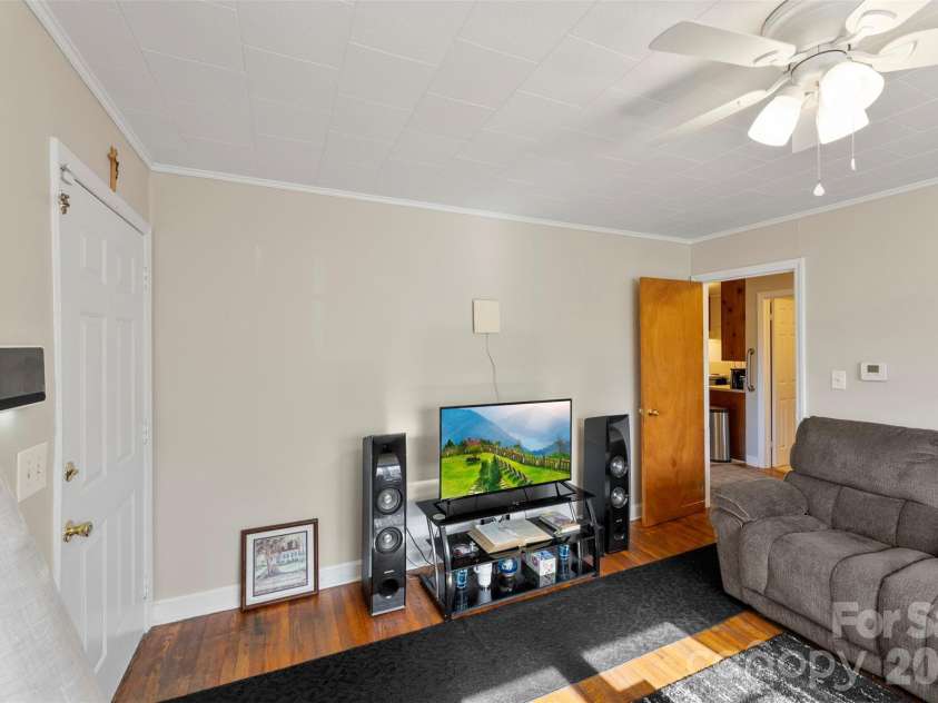704 Secrest Avenue, Belmont, NC 28012.  MLS# CAR4359855, YatesRealty ID 11758. 