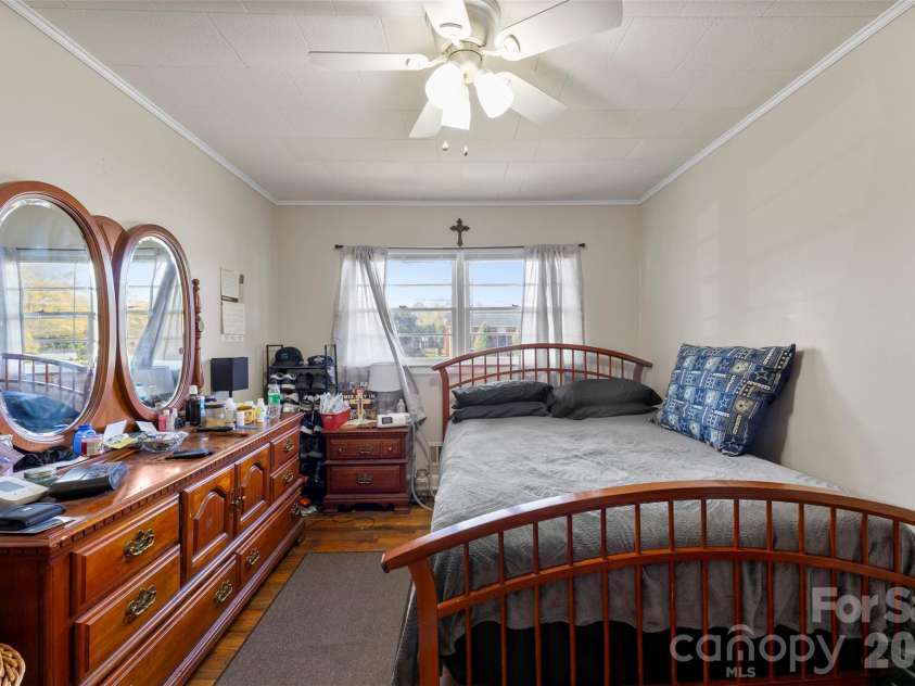 704 Secrest Avenue, Belmont, NC 28012.  MLS# CAR4359855, YatesRealty ID 11758. 