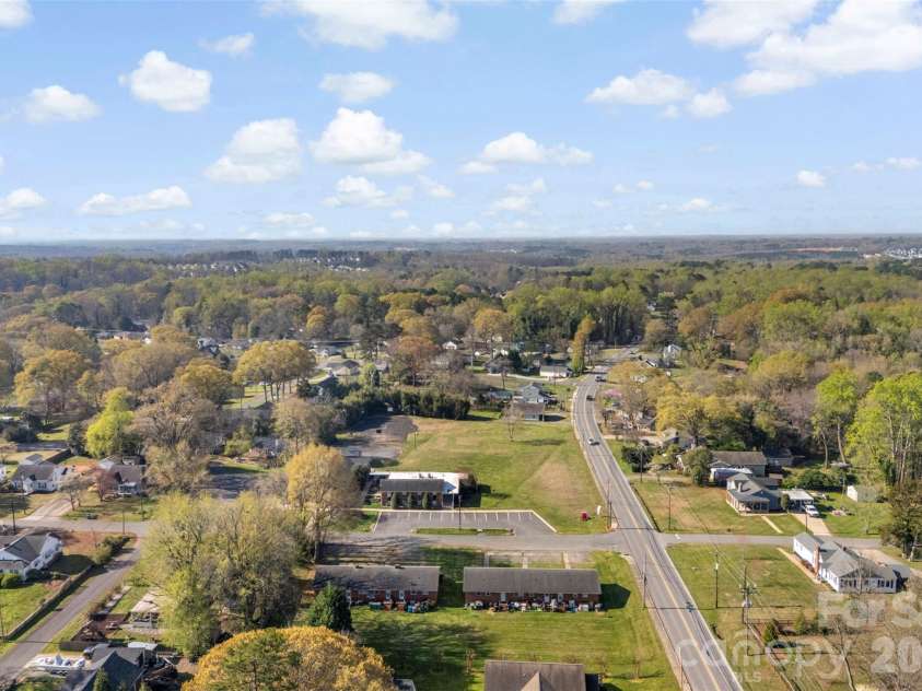 704 Secrest Avenue, Belmont, NC 28012.  MLS# CAR4359855, YatesRealty ID 11758. 