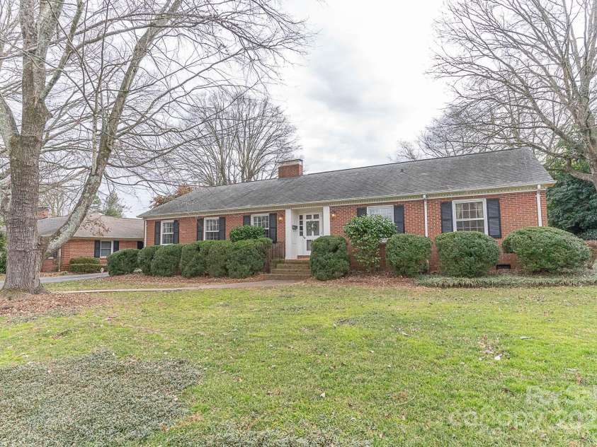 2541 Pinewood Road, Gastonia, NC 28054.  MLS# CAR4219606, YatesRealty ID 1176. 