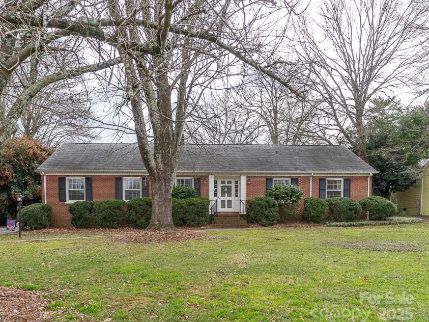 2541 Pinewood Road, Gastonia, NC 28054.  MLS# CAR4219606, YatesRealty ID 1176. 