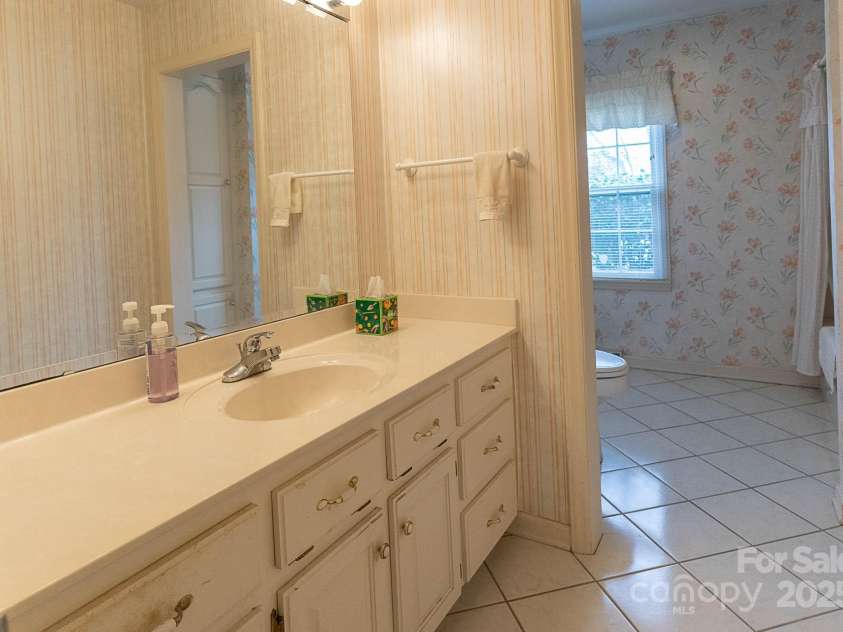 2541 Pinewood Road, Gastonia, NC 28054.  MLS# CAR4219606, YatesRealty ID 1176. 