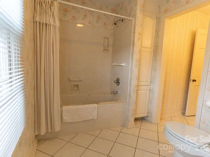 2541 Pinewood Road, Gastonia, NC 28054.  MLS# CAR4219606, YatesRealty ID 1176. 
