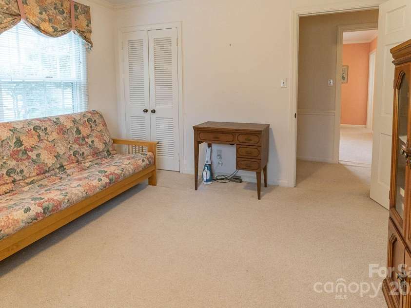 2541 Pinewood Road, Gastonia, NC 28054.  MLS# CAR4219606, YatesRealty ID 1176. 
