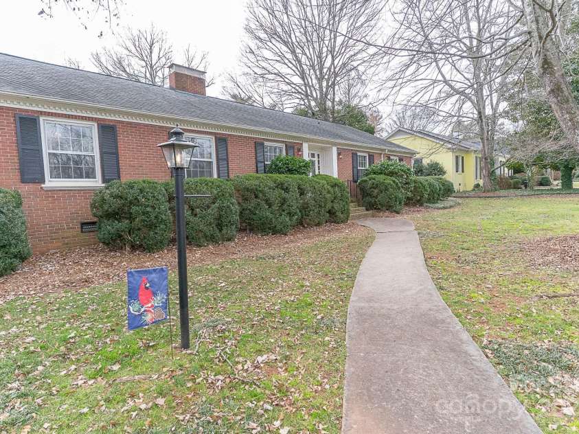 2541 Pinewood Road, Gastonia, NC 28054.  MLS# CAR4219606, YatesRealty ID 1176. 