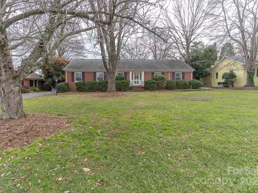 2541 Pinewood Road, Gastonia, NC 28054.  MLS# CAR4219606, YatesRealty ID 1176. 