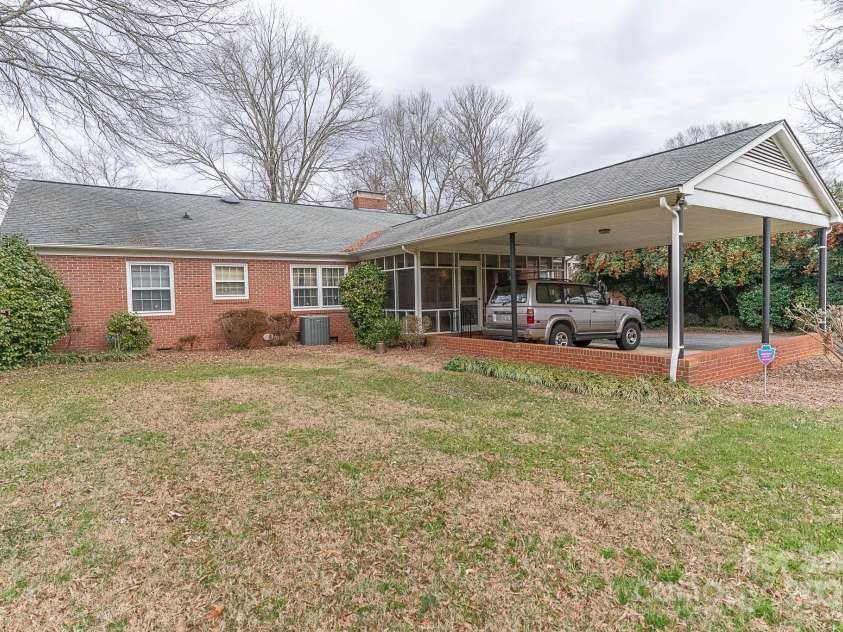 2541 Pinewood Road, Gastonia, NC 28054.  MLS# CAR4219606, YatesRealty ID 1176. 