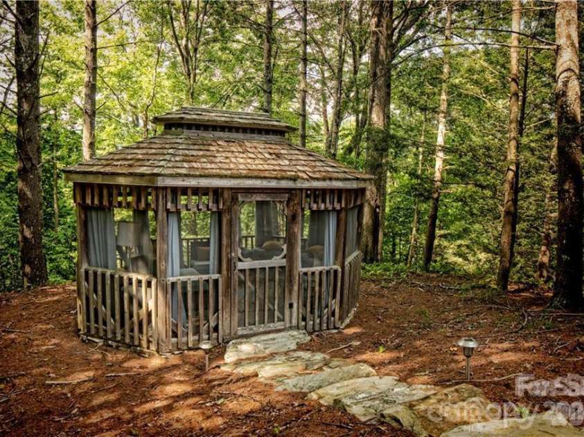 2736 White Oak Flats Road, Green Mountain, NC 28740.  MLS# CAR4327209, YatesRealty ID 1176. 