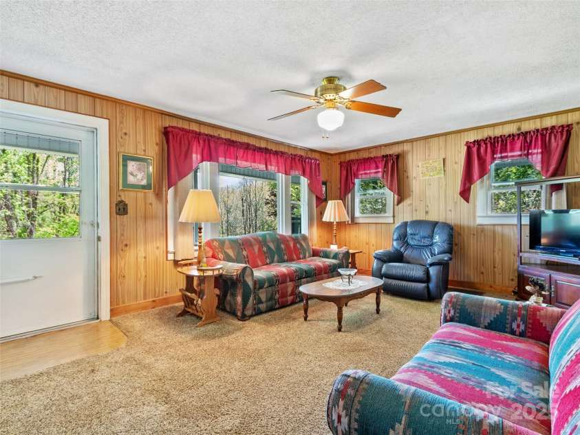43 Charter Way, Burnsville, NC 28714.  MLS# CAR4256306, YatesRealty ID 11763. 